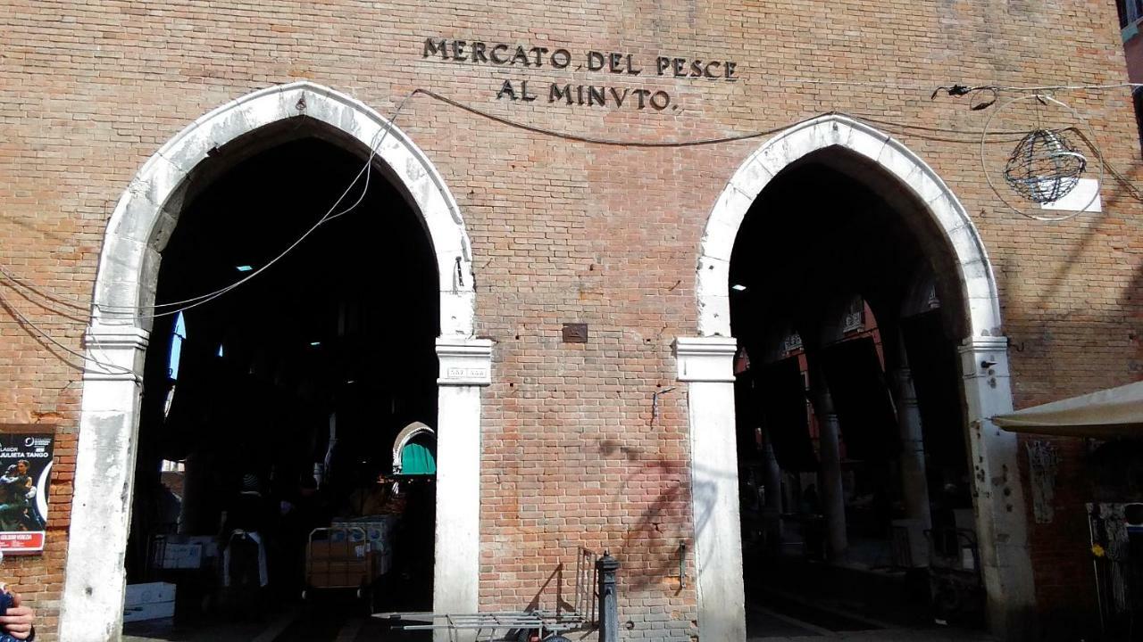 A la Pescarìa Studios Venecia Exterior foto
